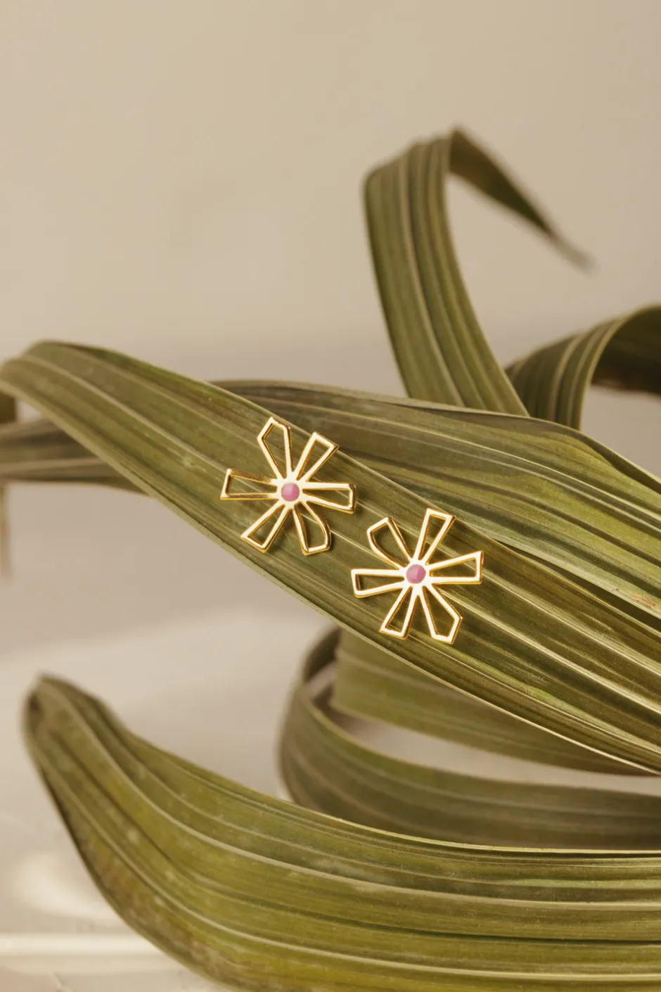 boucles_doreilles_pidonie_or_0.webp Boucles D'eilles Pidonie | Des Petit Hauts Best