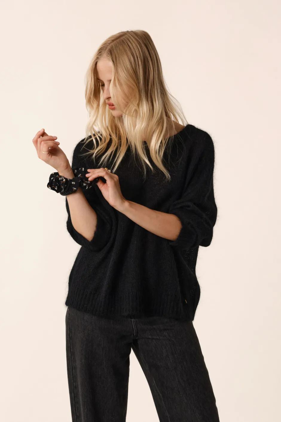 pull_bulon_noir_3.webp Pull Bulon | Des Petit Hauts Store