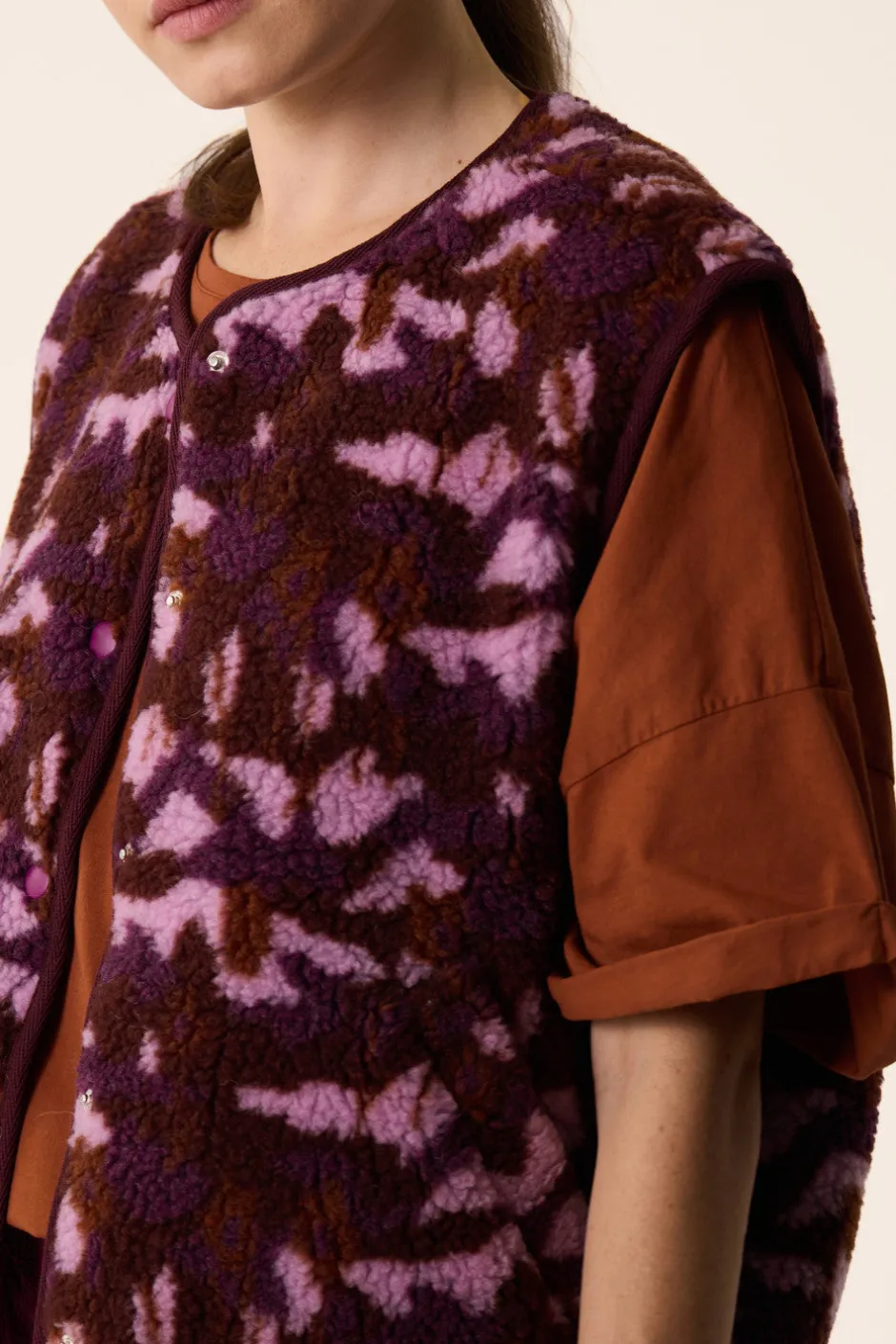 veste_maille_sans_manches_kadi_manitou_bruyere_0.webp Veste maille sans manches Kadi | Des Petit Hauts Discount